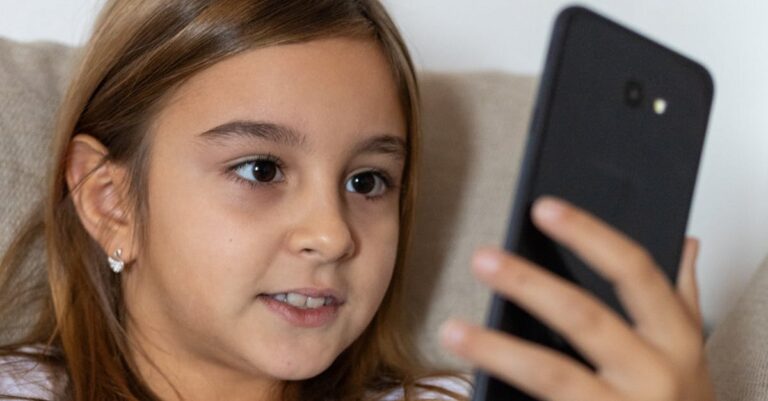 protégez vos enfants en ligne grâce au contrôle parental : découvrez comment gérer l’accès à internet, limiter le temps d’écran et assurer une navigation sécurisée pour toute la famille.